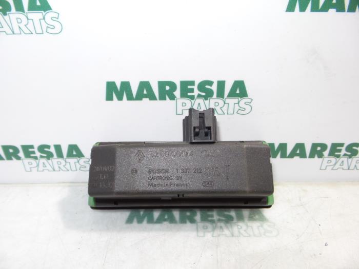 Begagnade Regnsensor Renault Laguna II Grandtour (KG) 3.0 V6 24V Pris € 35,00 Marginaltabell erbjuds av Maresia Parts
