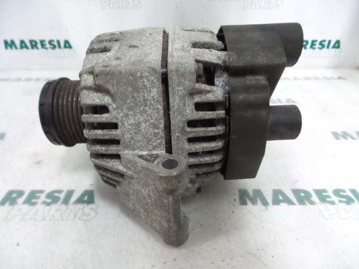 Dynamo van een Lancia Ypsilon (843) 1.3 JTD 16V Multijet 2004