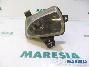 Usados Luz antiniebla izquierda delante Fiat Palio Weekend (178D) 1.6 16V Precio € 25,00 Norma de margen ofrecido por Maresia Parts