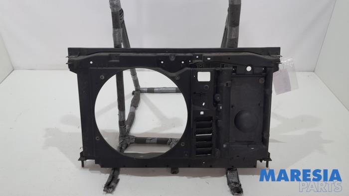 Begagnade Front Citroen C4 Grand Picasso (UA) 2.0 16V Autom. Pris € 35,00 Marginaltabell erbjuds av Maresia Parts