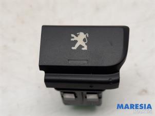 Usados Interruptor (varios) Peugeot 3008 I (0U/HU) 1.6 VTI 16V Precio € 25,00 Norma de margen ofrecido por Maresia Parts