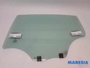 Usados Ventanilla de puerta de 4 puertas izquierda detrás Peugeot 208 I (CA/CC/CK/CL) 1.2 Vti 12V PureTech 82 Precio € 30,00 Norma de margen ofrecido por Maresia Parts