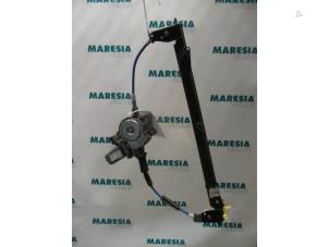 Used Window mechanism 2-door, front right Fiat Bravo (182A) 1.2 16V Price € 25,00 Margin scheme offered by Maresia Parts