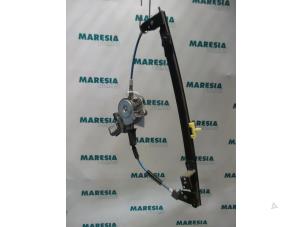 Used Window mechanism 2-door, front right Fiat Bravo (182A) 1.2 16V Price € 25,00 Margin scheme offered by Maresia Parts