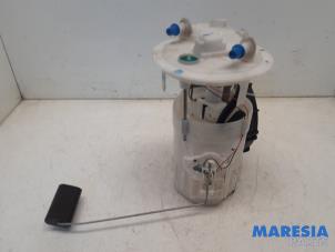 Usados Bomba eléctrica de combustible Renault Kangoo Express (FW) 1.5 dCi 75 FAP Precio € 151,25 IVA incluido ofrecido por Maresia Parts