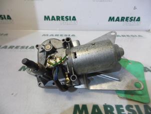 Gebrauchte Scheibenwischermotor hinten Renault Express Preis € 30,25 Mit Mehrwertsteuer angeboten von Maresia Parts
