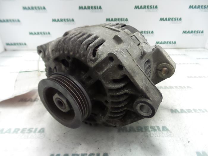 Gebrauchte Dynamo Renault Megane Scénic (JA) 1.6 RT Preis € 50,00 Margenregelung angeboten von Maresia Parts