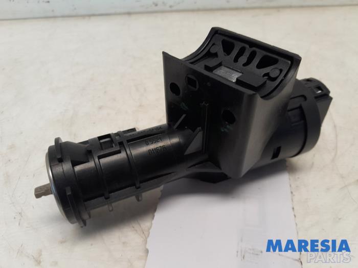 Ignition lock + key Fiat 500 0.9 TwinAir 85 - 51800628
