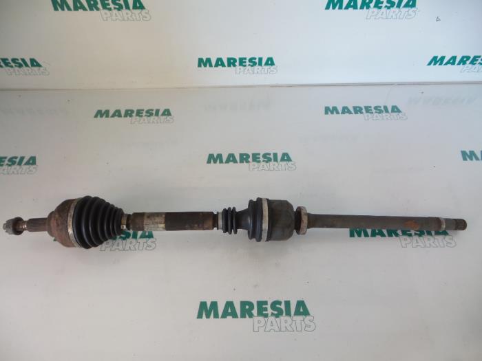 Front drive shaft, right from a Renault Laguna II Grandtour (KG) 2.2 dCi 150 16V 2004