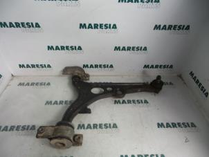 Usagé Bras de suspension bas avant droit Fiat Marea Weekend (185BX/CX) 1.8 ELX 16V Prix € 30,00 Règlement à la marge proposé par Maresia Parts
