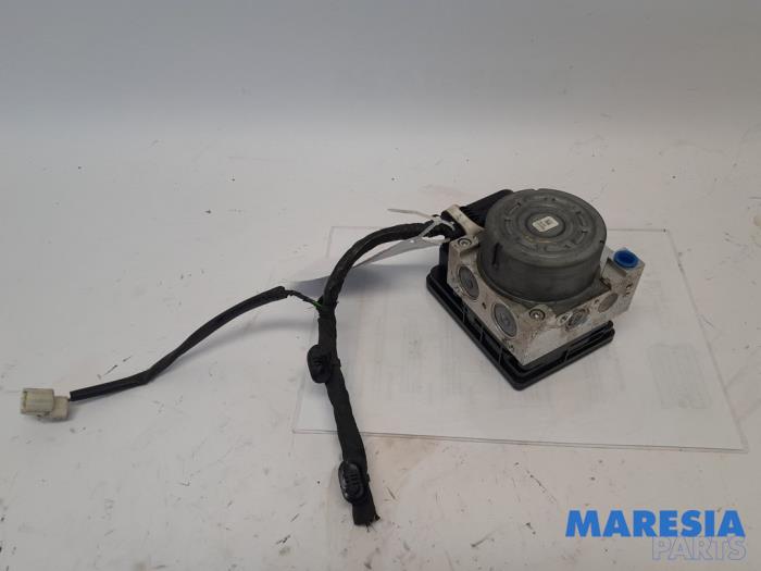 Begagnade ABS-pump Peugeot 208 I (CA/CC/CK/CL) 1.2 Vti 12V PureTech 82 Pris € 131,25 Marginaltabell erbjuds av Maresia Parts