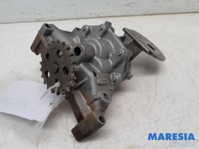 Gebrauchte Ölpumpe Peugeot 206 CC (2D) 1.6 16V Preis € 50,00 Margenregelung angeboten von Maresia Parts