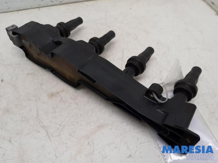 Usagé Bobine Peugeot 206 CC (2D) 1.6 16V Prix € 40,00 Règlement à la marge proposé par Maresia Parts