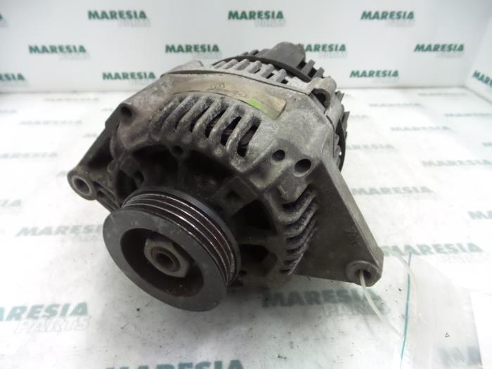 Gebrauchte Dynamo Renault Megane Coupé (DA) 1.6i Preis € 40,00 Margenregelung angeboten von Maresia Parts