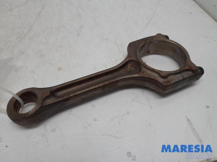 Begagnade Vevstake Citroen C4 Picasso (3D/3E) 1.6 16V THP 155 Pris € 15,00 Marginaltabell erbjuds av Maresia Parts