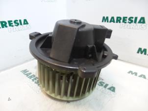 Usados Motor de ventilador de calefactor Lancia Ypsilon (840) 1.2 LE,LS Precio € 40,00 Norma de margen ofrecido por Maresia Parts