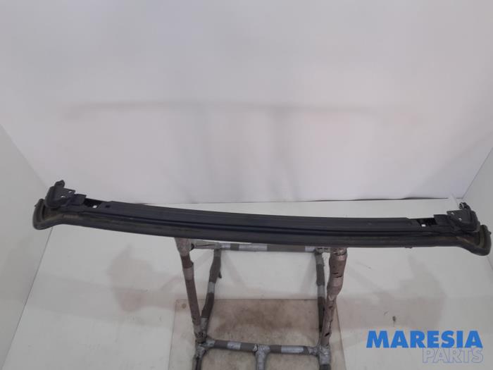 Usados Ventanilla detrás Peugeot 307 CC (3B) 2.0 16V Precio € 157,50 Norma de margen ofrecido por Maresia Parts