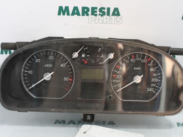 Begagnade Instrumentpanel Renault Laguna II (BG) 1.9 dCi 120 Pris € 50,00 Marginaltabell erbjuds av Maresia Parts