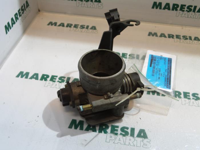 Usagé Boitier papillon Fiat Marea (185AX) 1.6 SX,ELX 16V Prix € 40,00 Règlement à la marge proposé par Maresia Parts