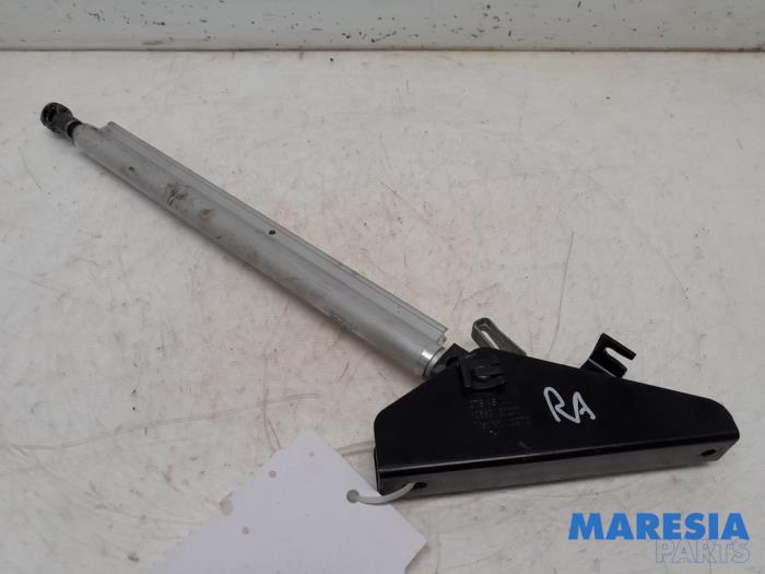 Używane Silownik dachu cabrio Peugeot 307 CC (3B) 2.0 16V Cena € 75,00 Procedura marży oferowane przez Maresia Parts