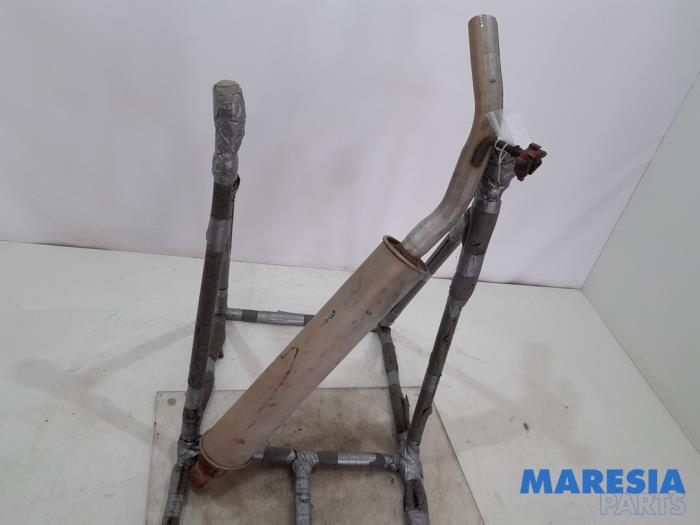 Gebrauchte Auspuff Mitteldämpfer Peugeot 307 CC (3B) 2.0 16V Preis € 50,00 Margenregelung angeboten von Maresia Parts