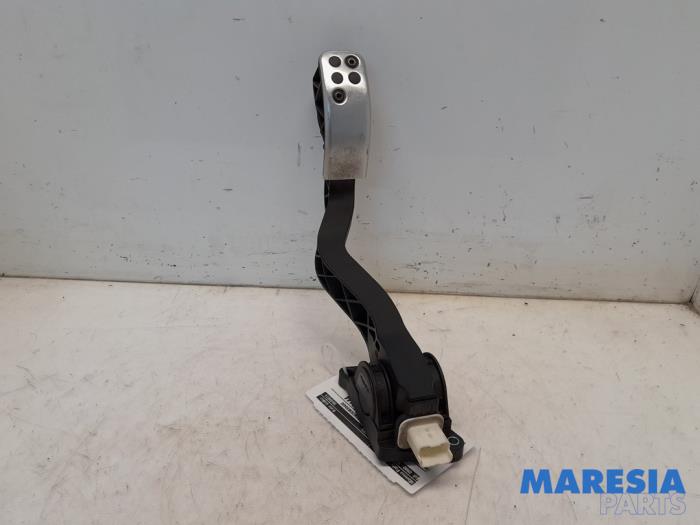 Begagnade Gaspedalsensor Peugeot 307 CC (3B) 2.0 16V Pris € 50,00 Marginaltabell erbjuds av Maresia Parts