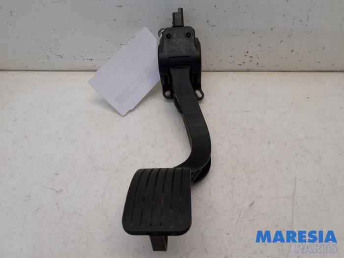 Begagnade Gaspedalsensor Peugeot 5008 I (0A/0E) 1.6 HDiF 16V Pris € 50,00 Marginaltabell erbjuds av Maresia Parts