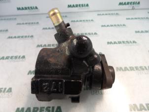 Usagé Pompe de direction Lancia Ypsilon (840) 1.2 LE,LS Prix € 40,00 Règlement à la marge proposé par Maresia Parts