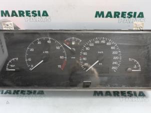 Used Instrument panel Renault Safrane II 2.0 16V RTE,RXE Price € 75,00 Margin scheme offered by Maresia Parts