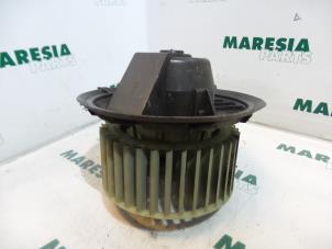 Usados Motor de ventilador de calefactor Lancia Delta (836) 1.6 i.e. 16V Precio € 25,00 Norma de margen ofrecido por Maresia Parts