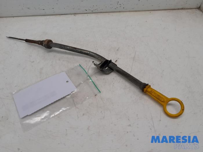 Gebrauchte Ölmessstab Renault Clio IV (5R) 1.2 TCE 16V GT EDC Preis € 24,99 Margenregelung angeboten von Maresia Parts