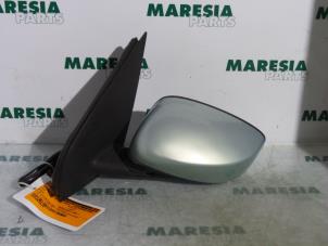 Usagé Rétroviseur gauche Fiat Stilo MW (192C) 1.6 16V Prix € 30,00 Règlement à la marge proposé par Maresia Parts