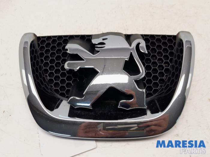 Begagnade Emblem Peugeot 5008 I (0A/0E) 1.6 THP 16V Pris € 15,00 Marginaltabell erbjuds av Maresia Parts