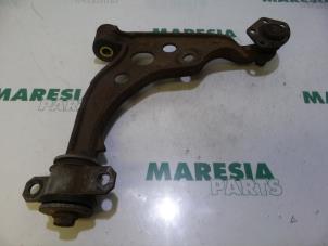 Used Front lower wishbone, right Citroen Jumper (23) 2.0 Price € 50,00 Margin scheme offered by Maresia Parts