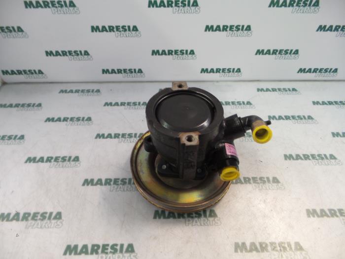 Power steering pump from a Lancia Delta (836) 1.6 16V HPE 1997