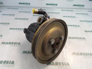 Używane Pompa wspomagania kierownicy Lancia Delta (836) 1.6 16V HPE Cena € 40,00 Procedura marży oferowane przez Maresia Parts