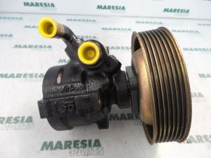 Usagé Pompe de direction Lancia Delta (836) 1.8 16V VVT HPE Prix € 50,00 Règlement à la marge proposé par Maresia Parts