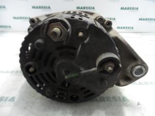 Dynamo van een Renault Master II (FD/HD) 2.8 dTi T35 2000