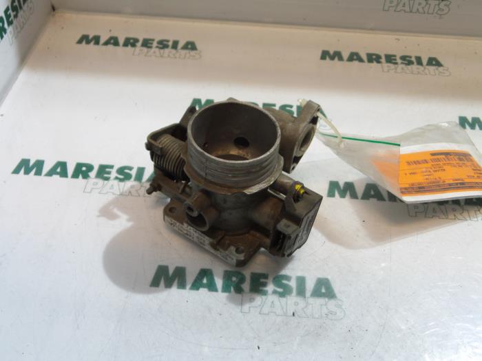 Gebrauchte Drosselklappengehäuse Renault Laguna I (B56) 1.8 RN,RT Preis € 50,00 Margenregelung angeboten von Maresia Parts