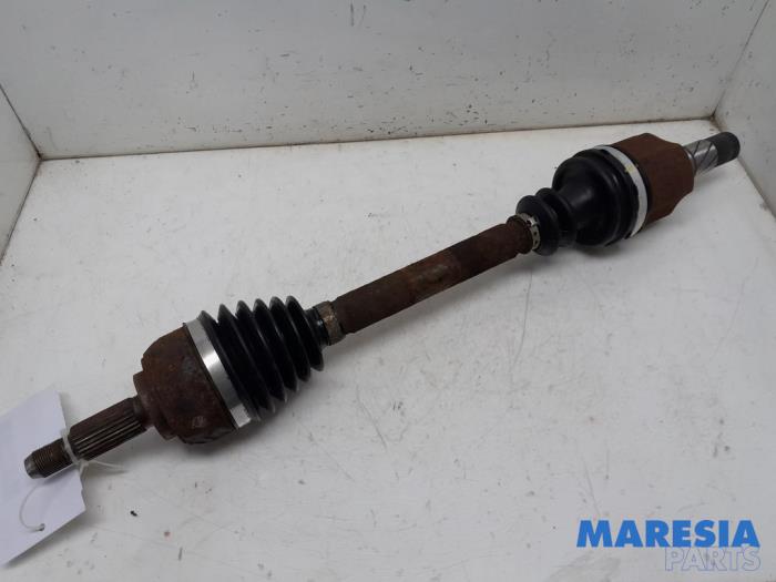 Gebrauchte Antriebswelle links vorne Renault Grand Scénic II (JM) 2.0 16V Turbo Preis € 35,00 Margenregelung angeboten von Maresia Parts