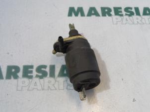 Gebrauchte Scheibensprüherpumpe vorne Alfa Romeo 156 Preis € 15,00 Margenregelung angeboten von Maresia Parts