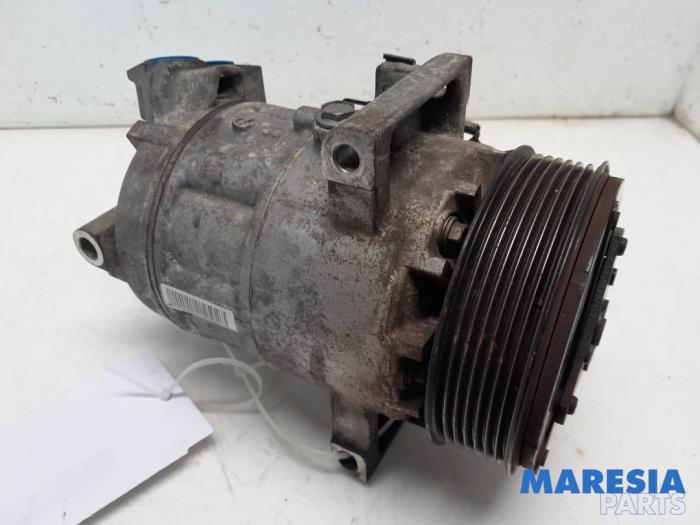 Usagé Compresseur de clim Renault Clio IV (5R) 1.2 TCE 16V GT EDC Prix € 100,00 Règlement à la marge proposé par Maresia Parts
