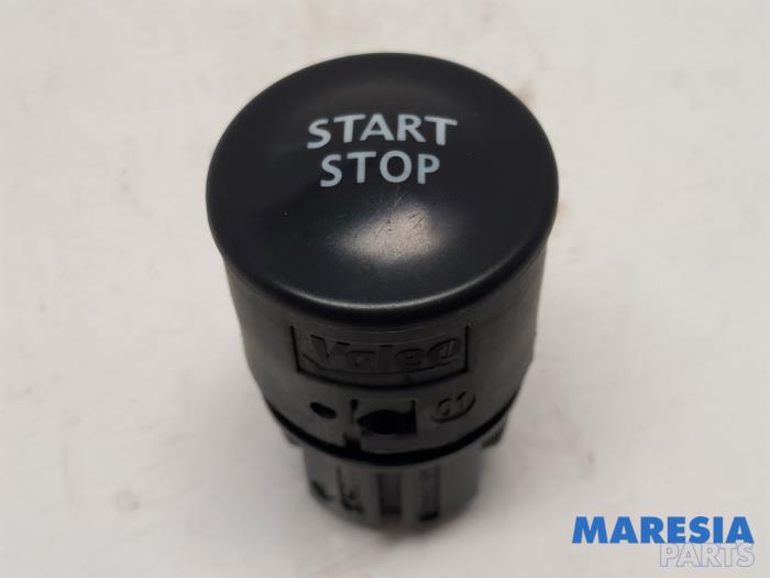 Używane Przelacznik Start/Stop Renault Zoé (AG) R90 Cena € 20,00 Procedura marży oferowane przez Maresia Parts