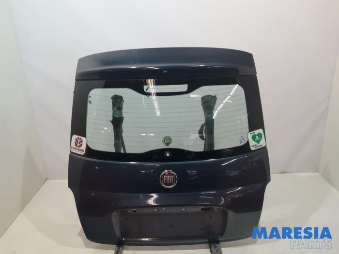 Używane Tylna klapa Fiat 500 (312) 1.4 16V Cena € 139,00 Procedura marży oferowane przez Maresia Parts