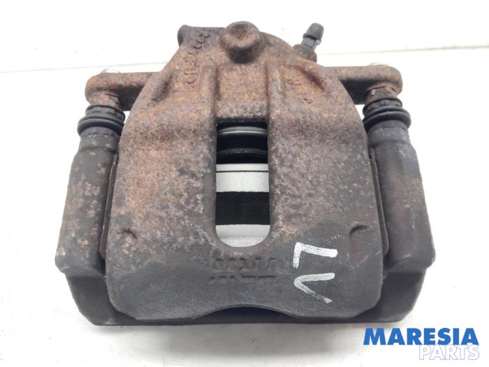 Gebrauchte Bremszange links vorne Renault Clio IV (5R) 1.2 TCE 16V GT EDC Preis € 25,00 Margenregelung angeboten von Maresia Parts