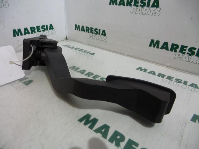 Begagnade Gaspedalsensor Peugeot 307 (3A/C/D) 2.0 HDi 110 FAP Pris € 30,00 Marginaltabell erbjuds av Maresia Parts