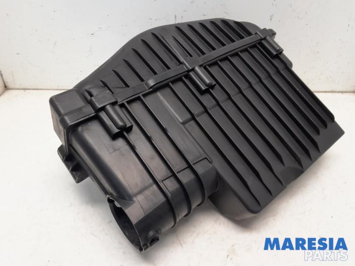 Begagnade Luftfilterhus Peugeot 208 I (CA/CC/CK/CL) 1.0 Vti 12V PureTech Pris € 19,95 Marginaltabell erbjuds av Maresia Parts