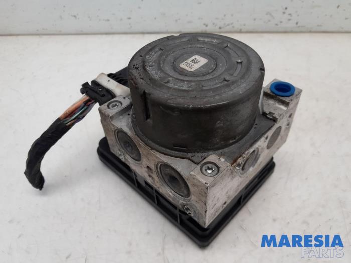 Begagnade ABS-pump Peugeot 208 I (CA/CC/CK/CL) 1.0 Vti 12V PureTech Pris € 69,99 Marginaltabell erbjuds av Maresia Parts