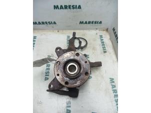 Used Knuckle, front left Renault Megane Coupé (DA) 1.9 dCi Price € 50,00 Margin scheme offered by Maresia Parts
