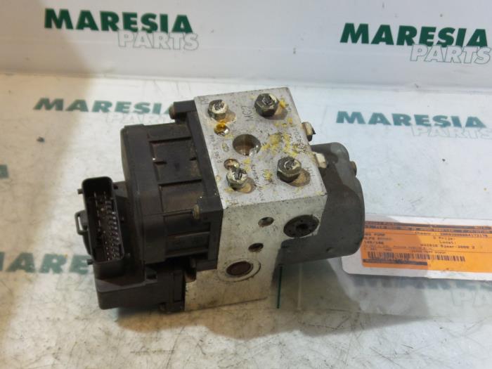 Begagnade ABS-pump Alfa Romeo 145 (930A) 1.6 Twin Spark 16V Pris € 75,00 Marginaltabell erbjuds av Maresia Parts